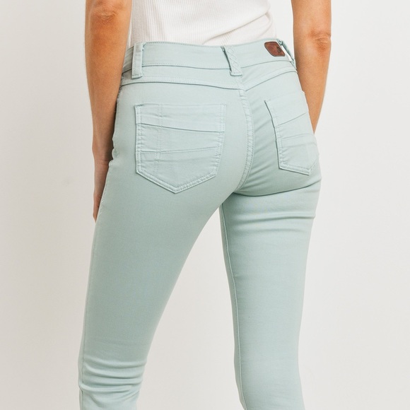 NWT Sarina Milky Green Skinny Jeans - Picture 2 of 8